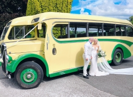 Vintage coach for weddings in Wolverhampton